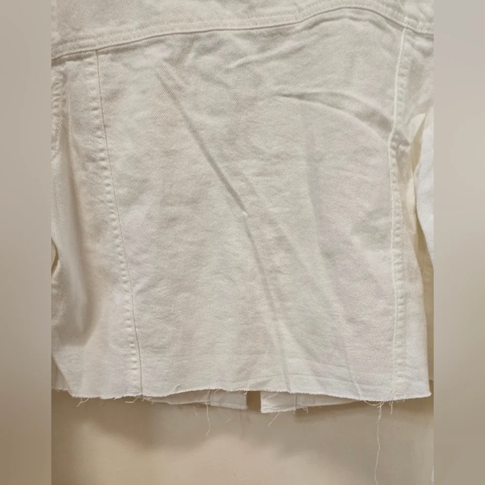 Velvet Heart White Cropped Jean Jacket Size L-NWT - Picture 7 of 16